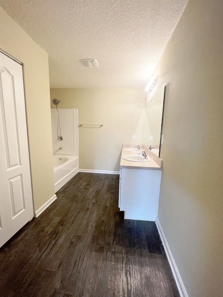 Like New 3/2 Northside home property image