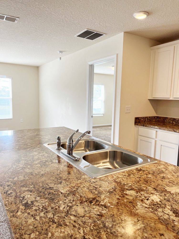 Like New 3/2 Northside home property image