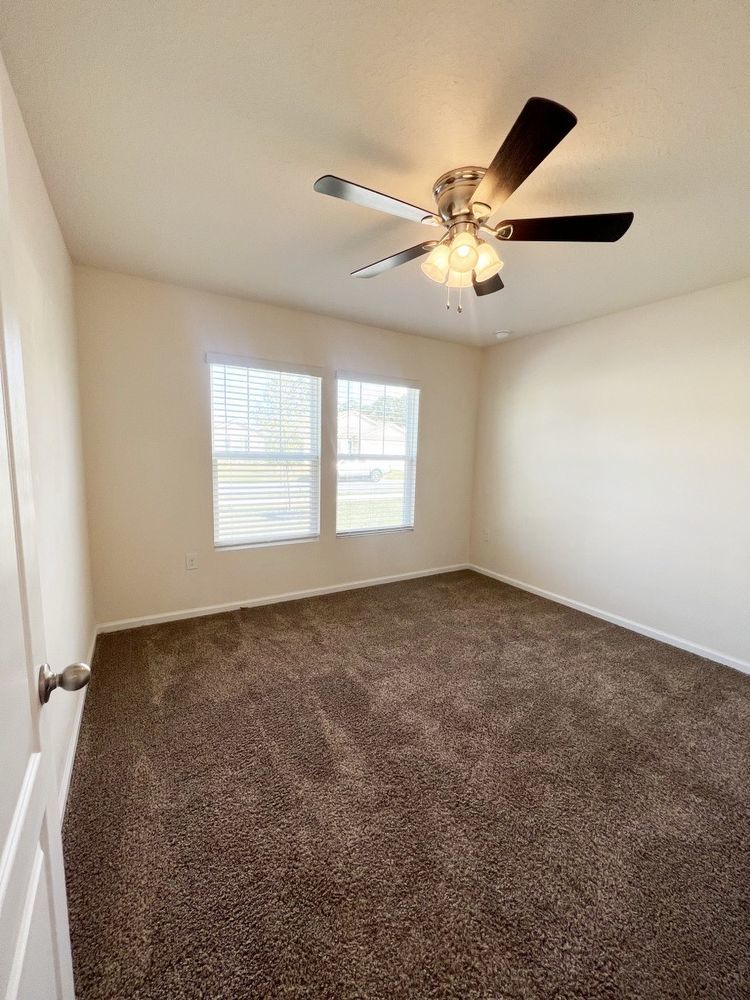 Like New 3/2 Northside home property image