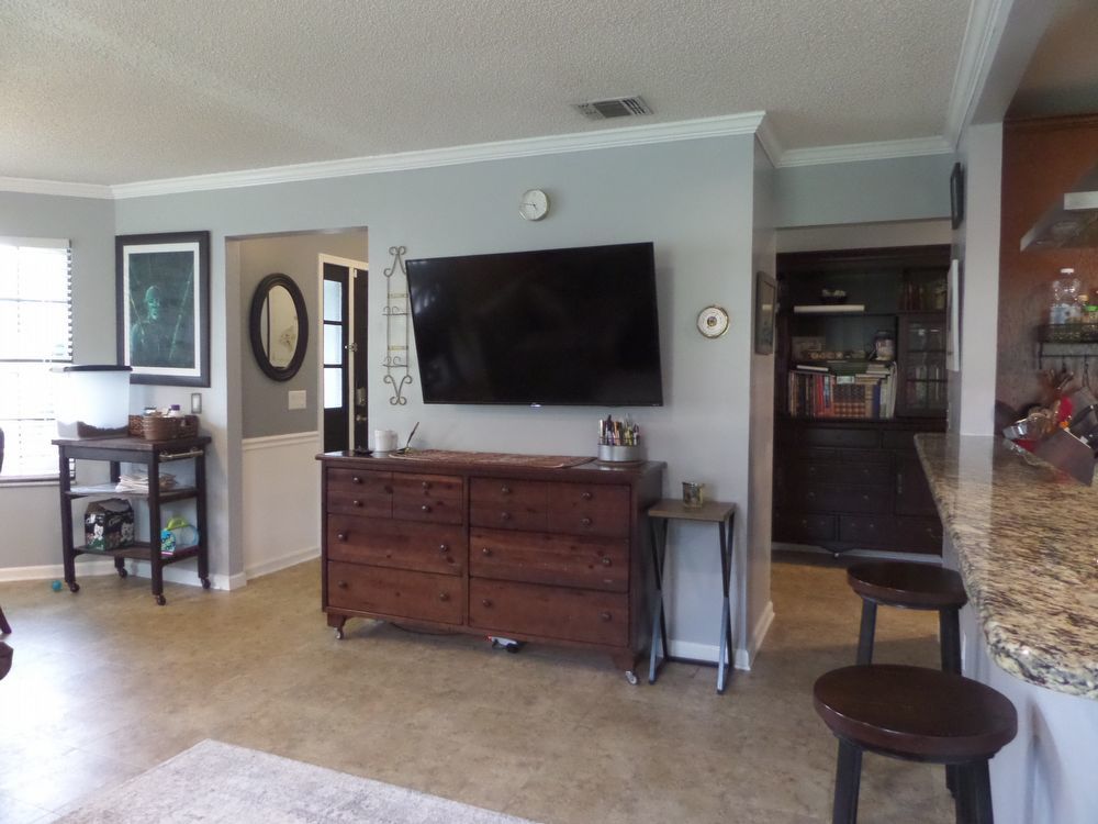 3/2 conveniently located close to the beach &  NS Mayport! property image