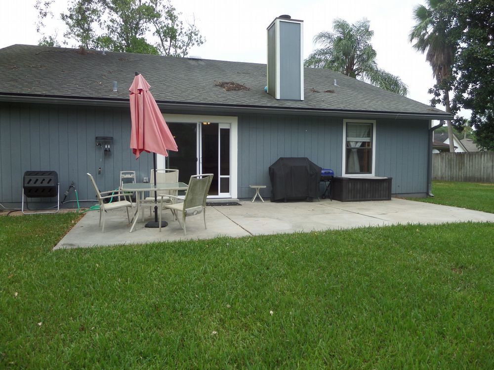 3/2 conveniently located close to the beach &  NS Mayport! property image