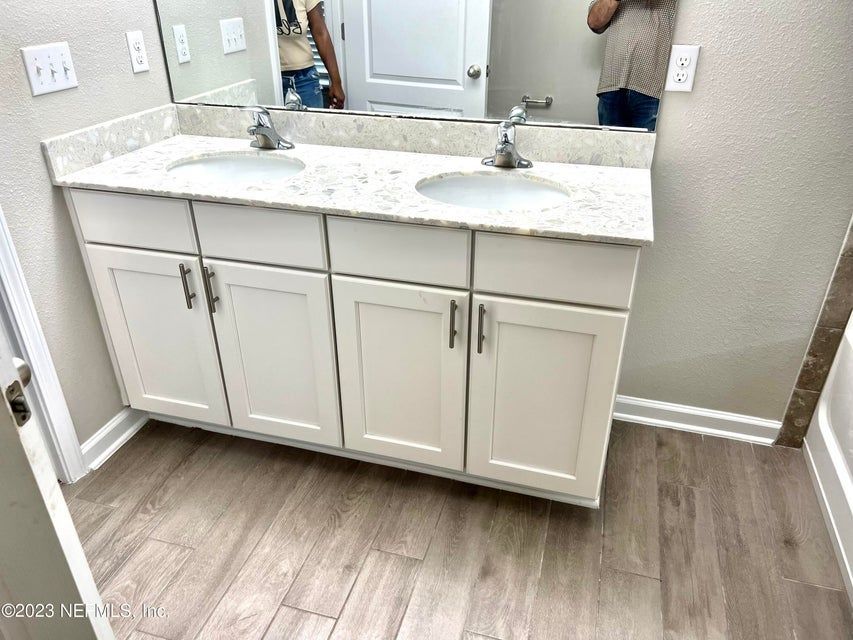 Like new beauty in Pine Lakes property image