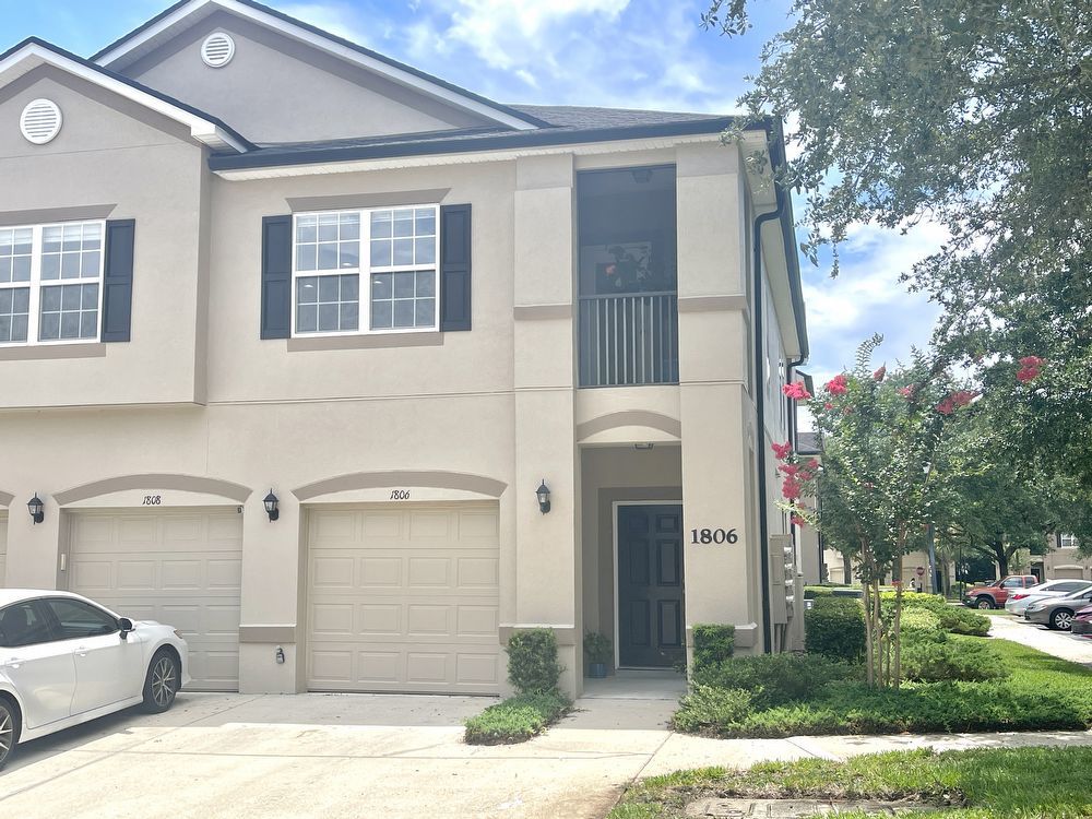 Peaceful and Bright Condo with Garage property image
