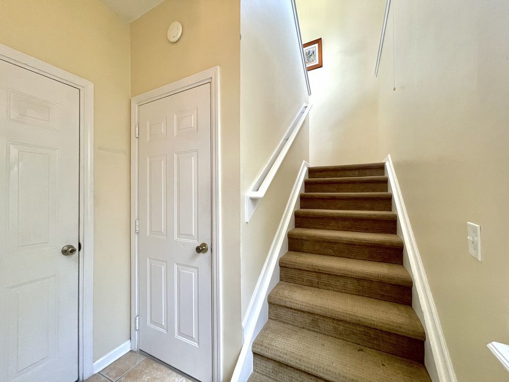 Peaceful and Bright Condo with Garage property image