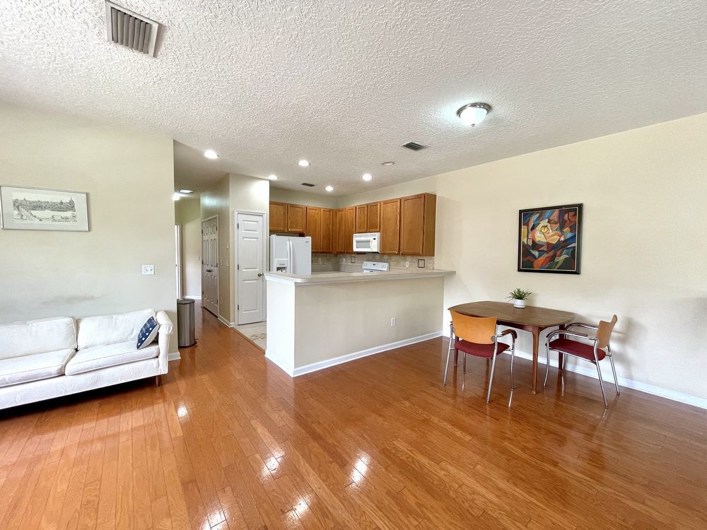 Peaceful and Bright Condo with Garage property image