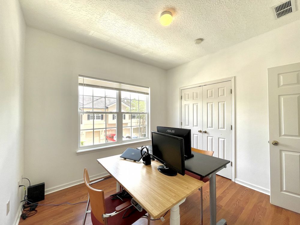 Peaceful and Bright Condo with Garage property image
