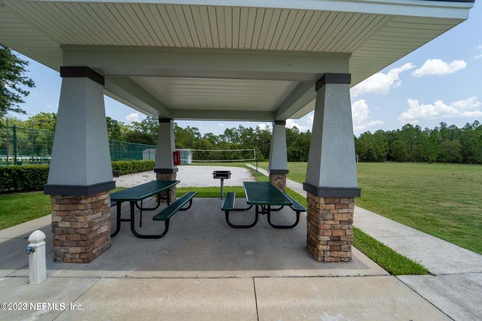 Large 4 bedrooms in Yellow Bluff Estates with bonus room property image