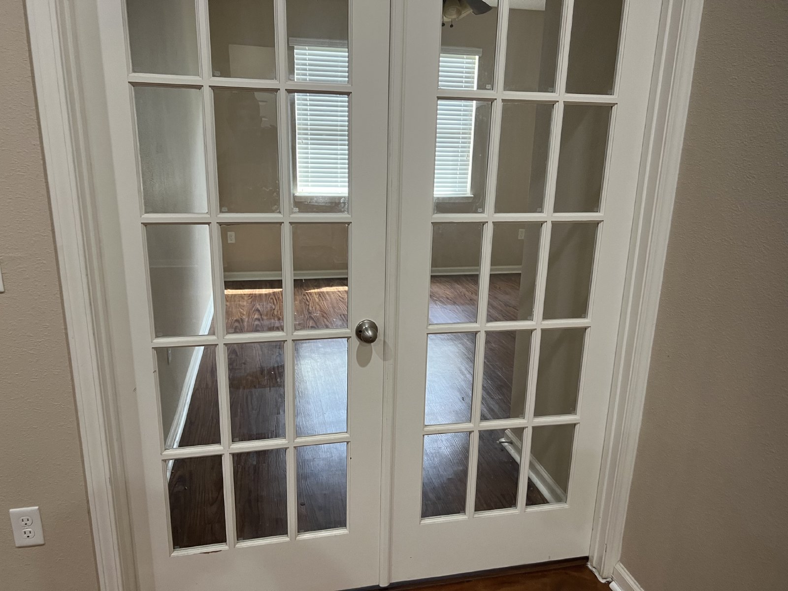 Large 3 bedroom with separate office space property image