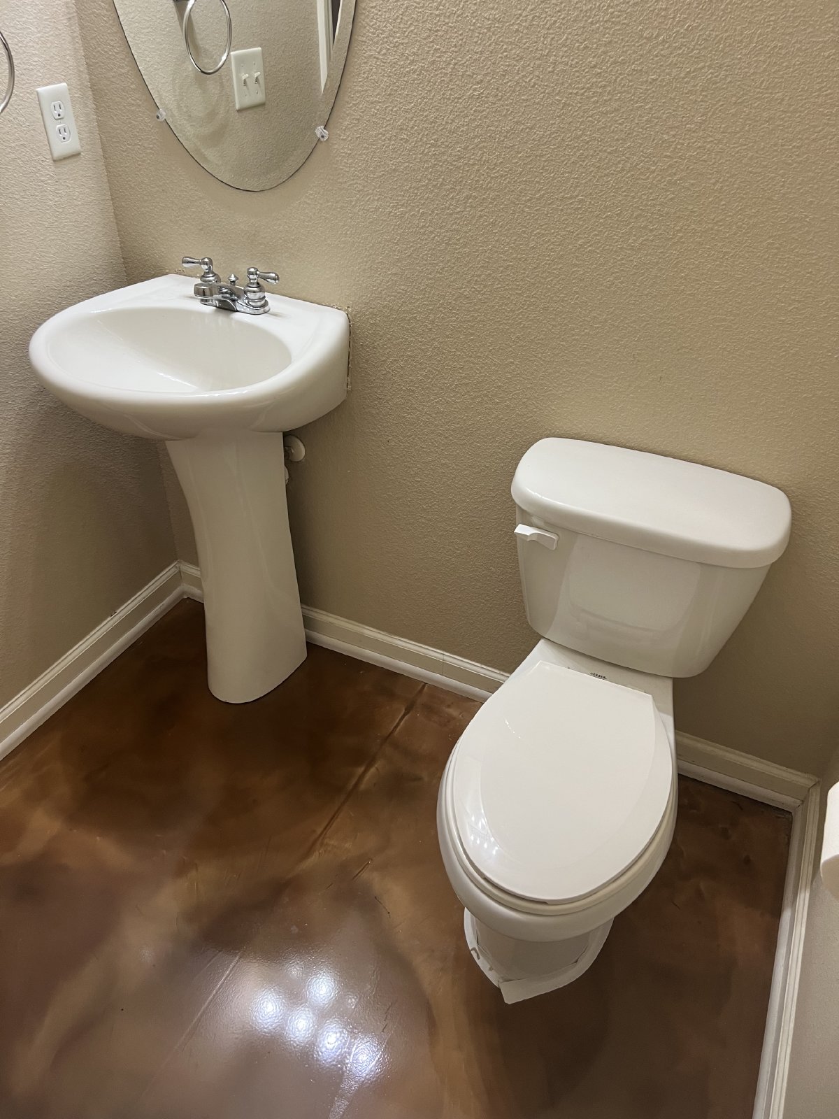 Large 3 bedroom with separate office space property image