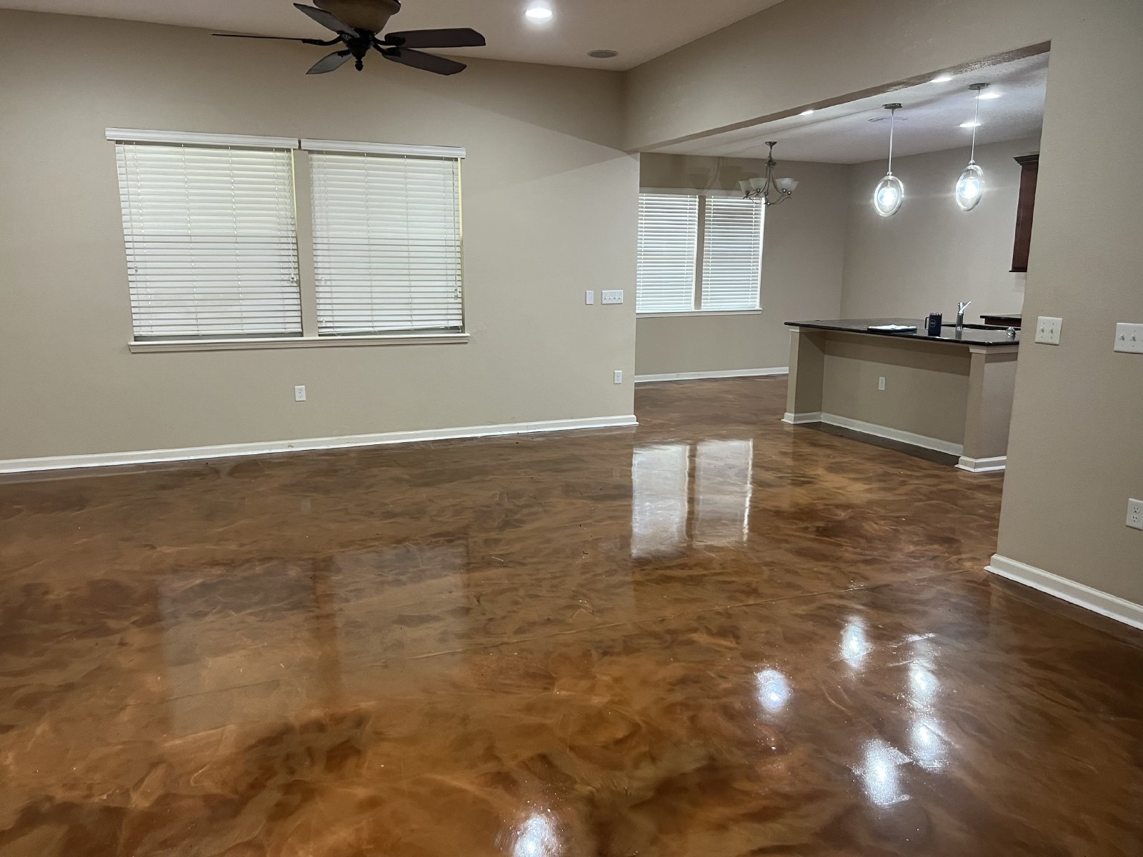 Large 3 bedroom with separate office space property image