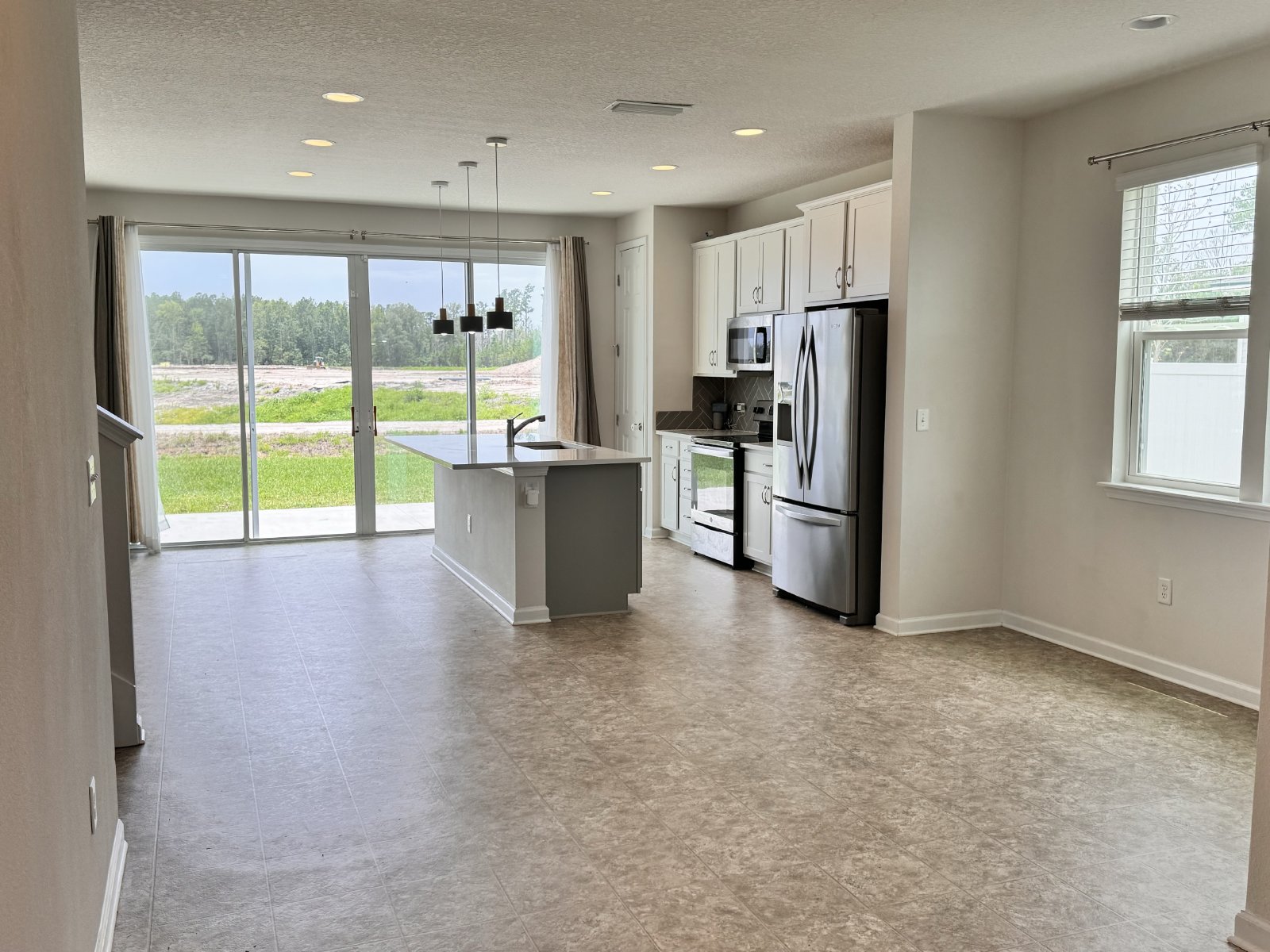 Large 4-bed 3-bath home in Greene Meadows property image