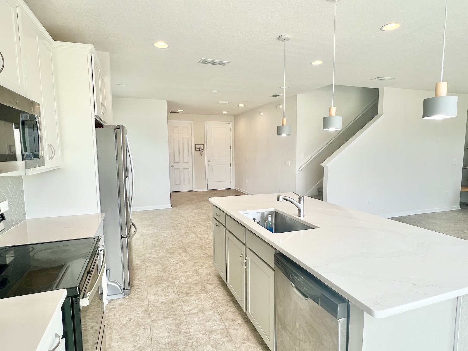 Large 4-bed 3-bath home in Greene Meadows property image