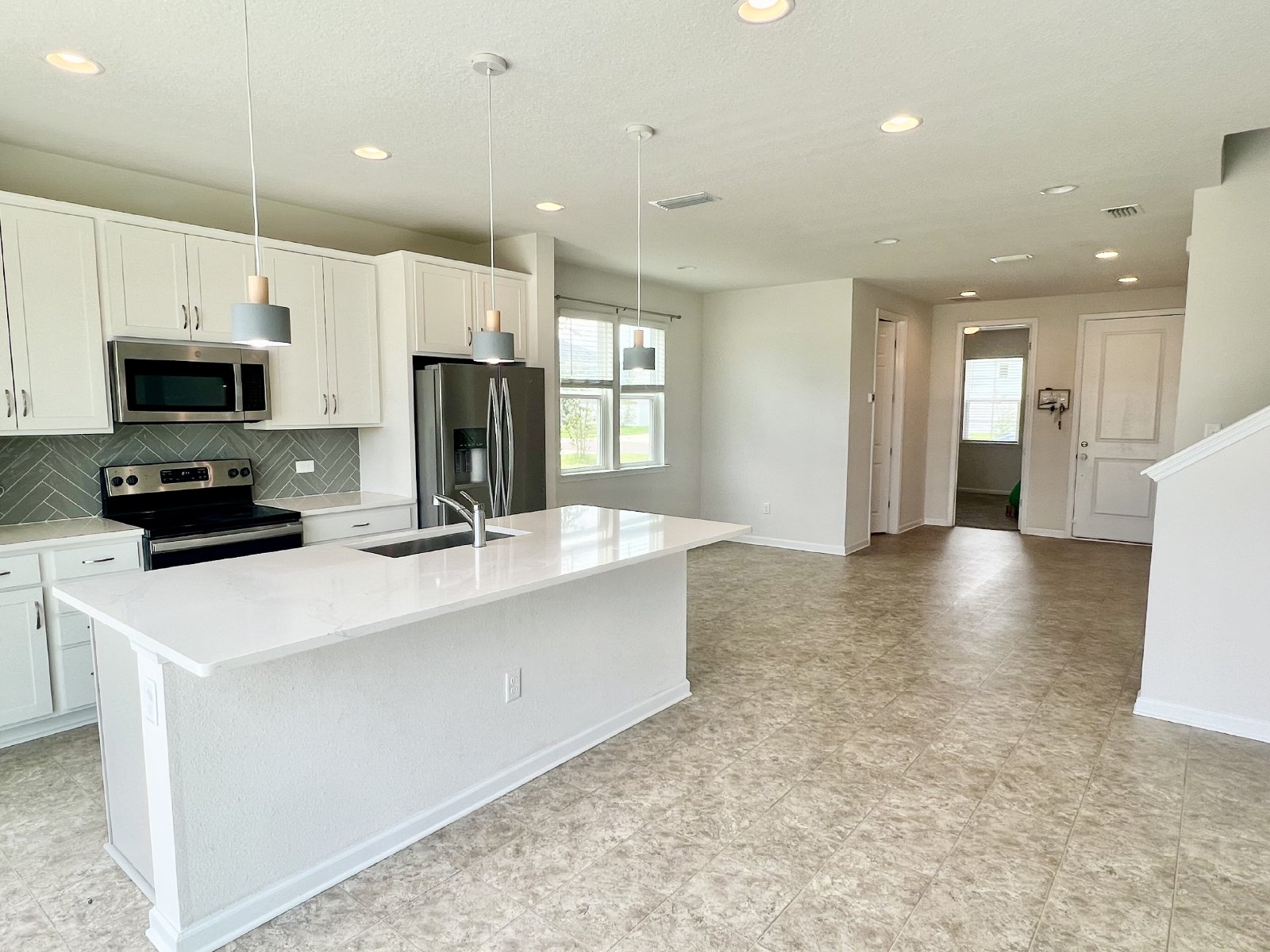 Large 4-bed 3-bath home in Greene Meadows property image