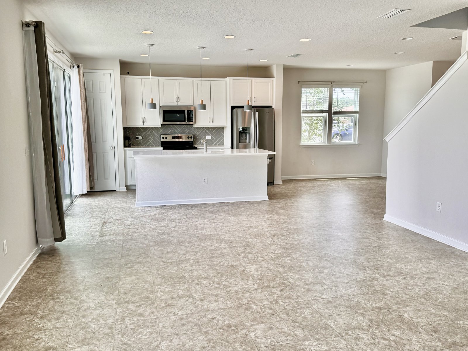 Large 4-bed 3-bath home in Greene Meadows property image