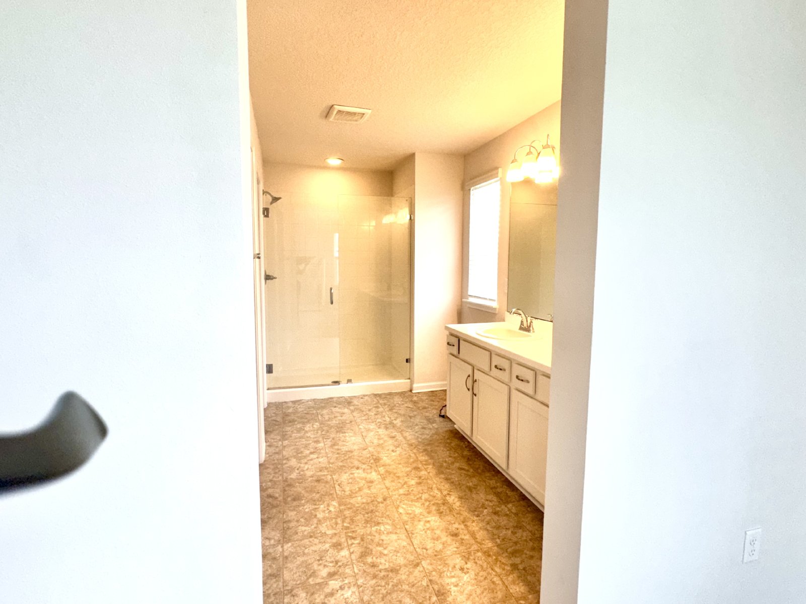 Large 4-bed 3-bath home in Greene Meadows property image