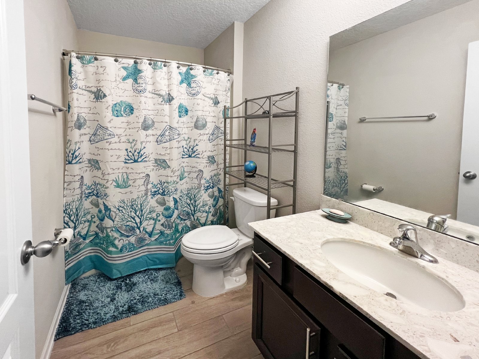 Beautiful 5 Bedroom 4 full Bath home Fenced yard - Gated Community property image