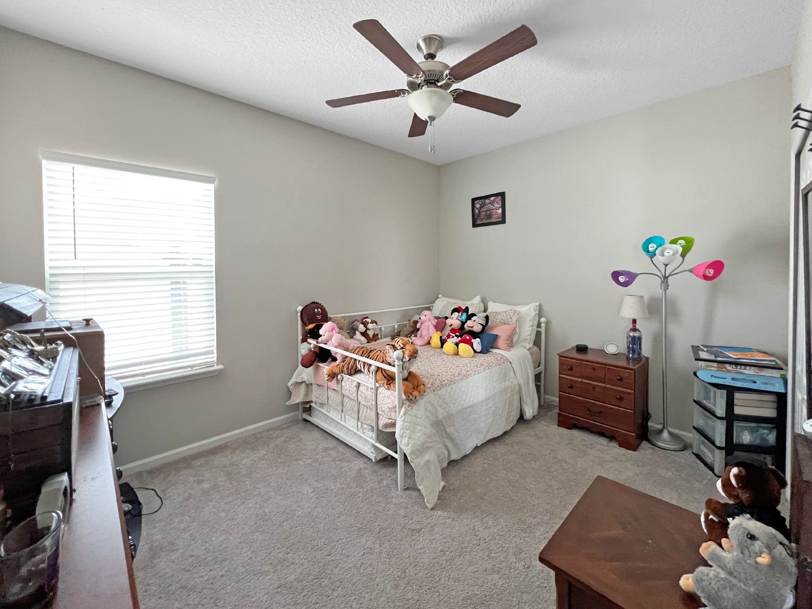 Beautiful 5 Bedroom 4 full Bath home Fenced yard - Gated Community property image