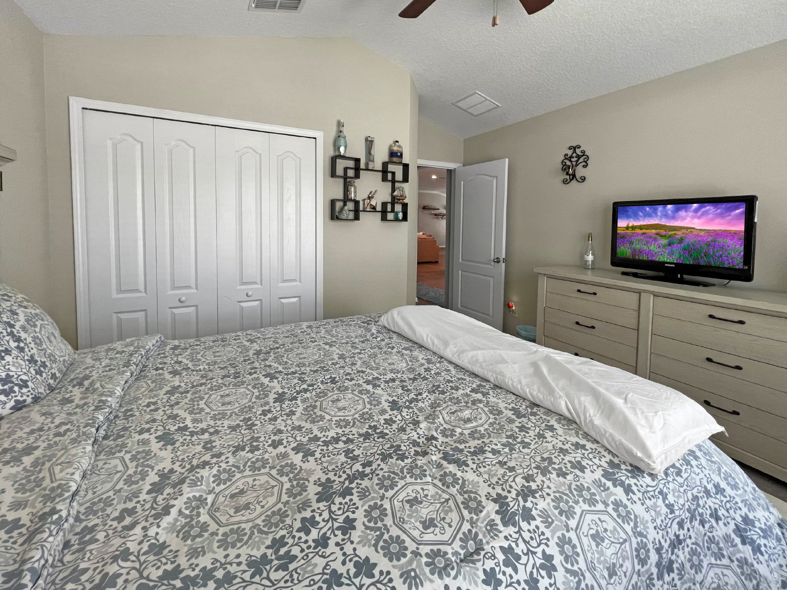Beautiful 5 Bedroom 4 full Bath home Fenced yard - Gated Community property image