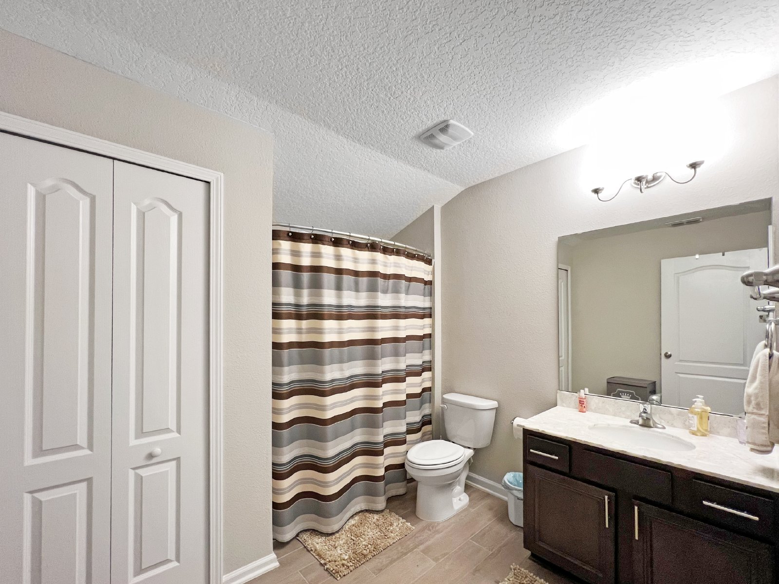 Beautiful 5 Bedroom 4 full Bath home Fenced yard - Gated Community property image