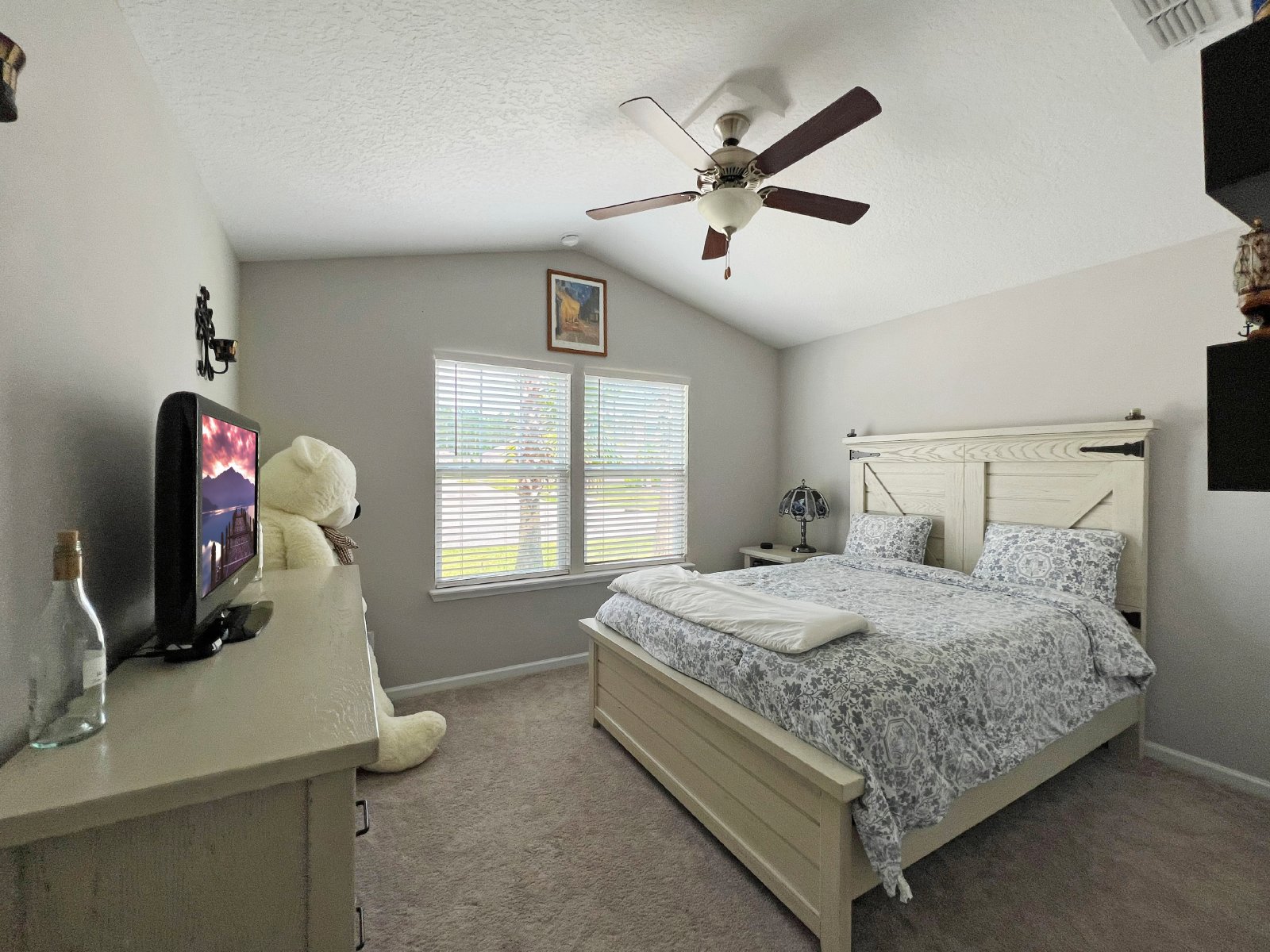 Beautiful 5 Bedroom 4 full Bath home Fenced yard - Gated Community property image