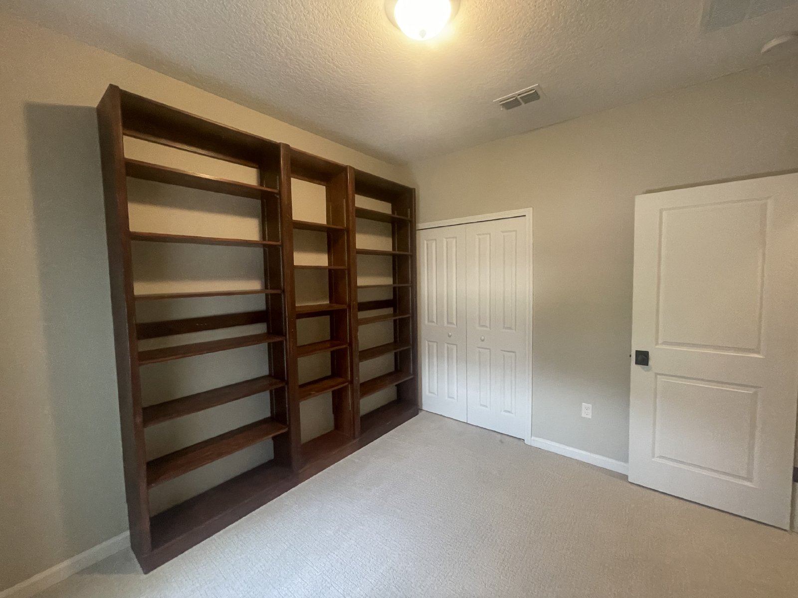 Newer Townhome in Growing Silverleaf Area! property image
