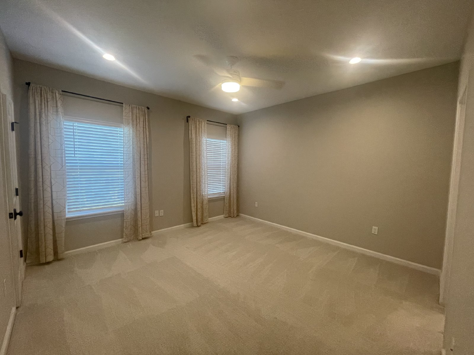 Newer Townhome in Growing Silverleaf Area! property image