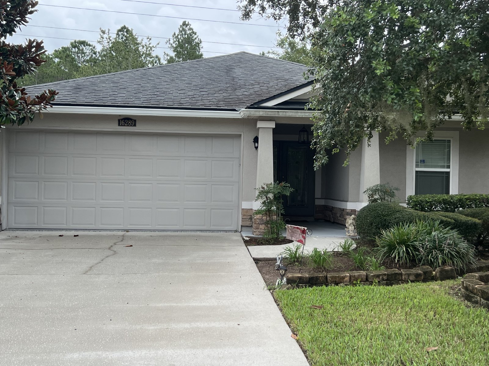 Great 3 bed 2 bath home in family friendly community property image