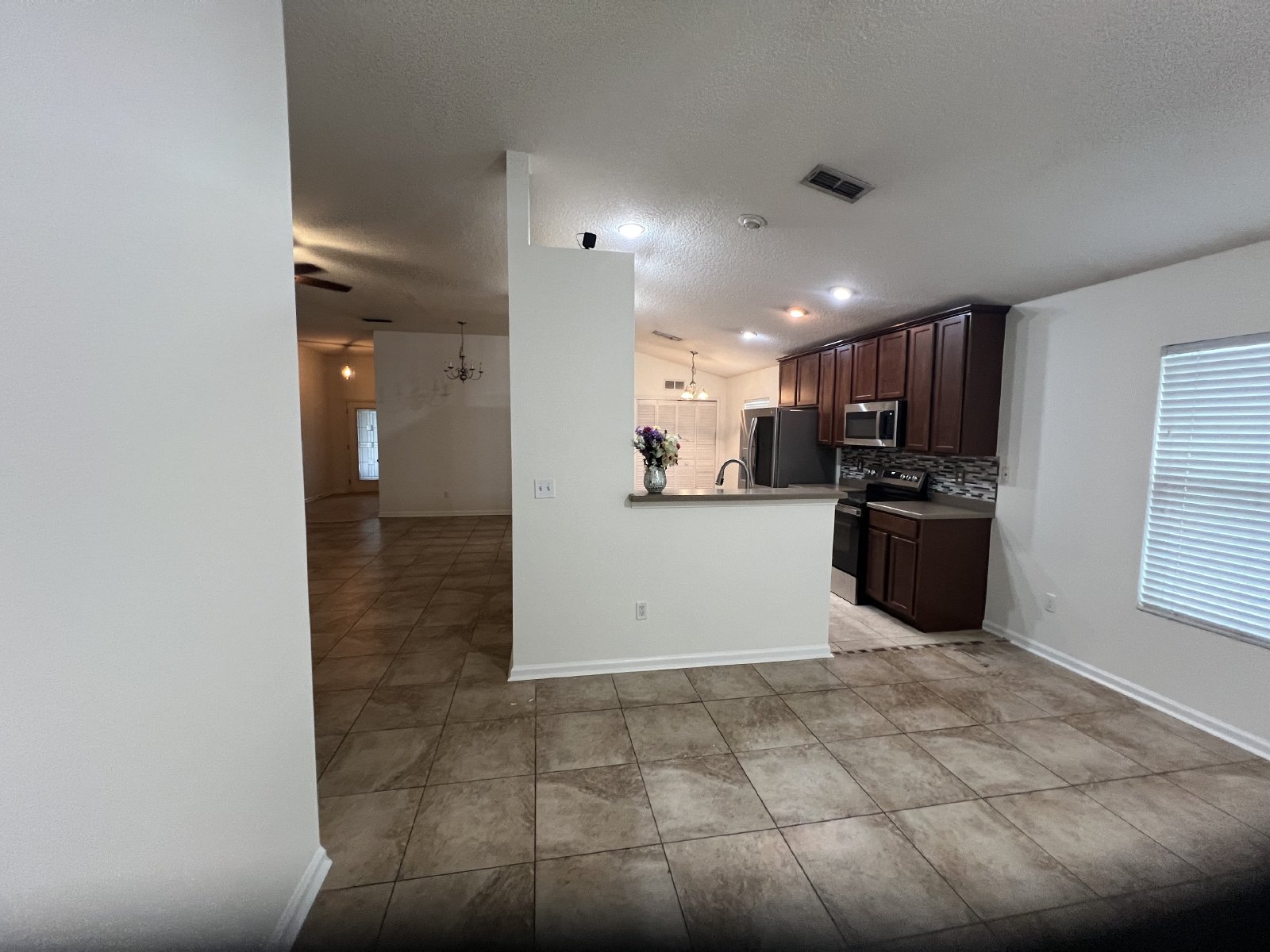 Great 3 bed 2 bath home in family friendly community property image