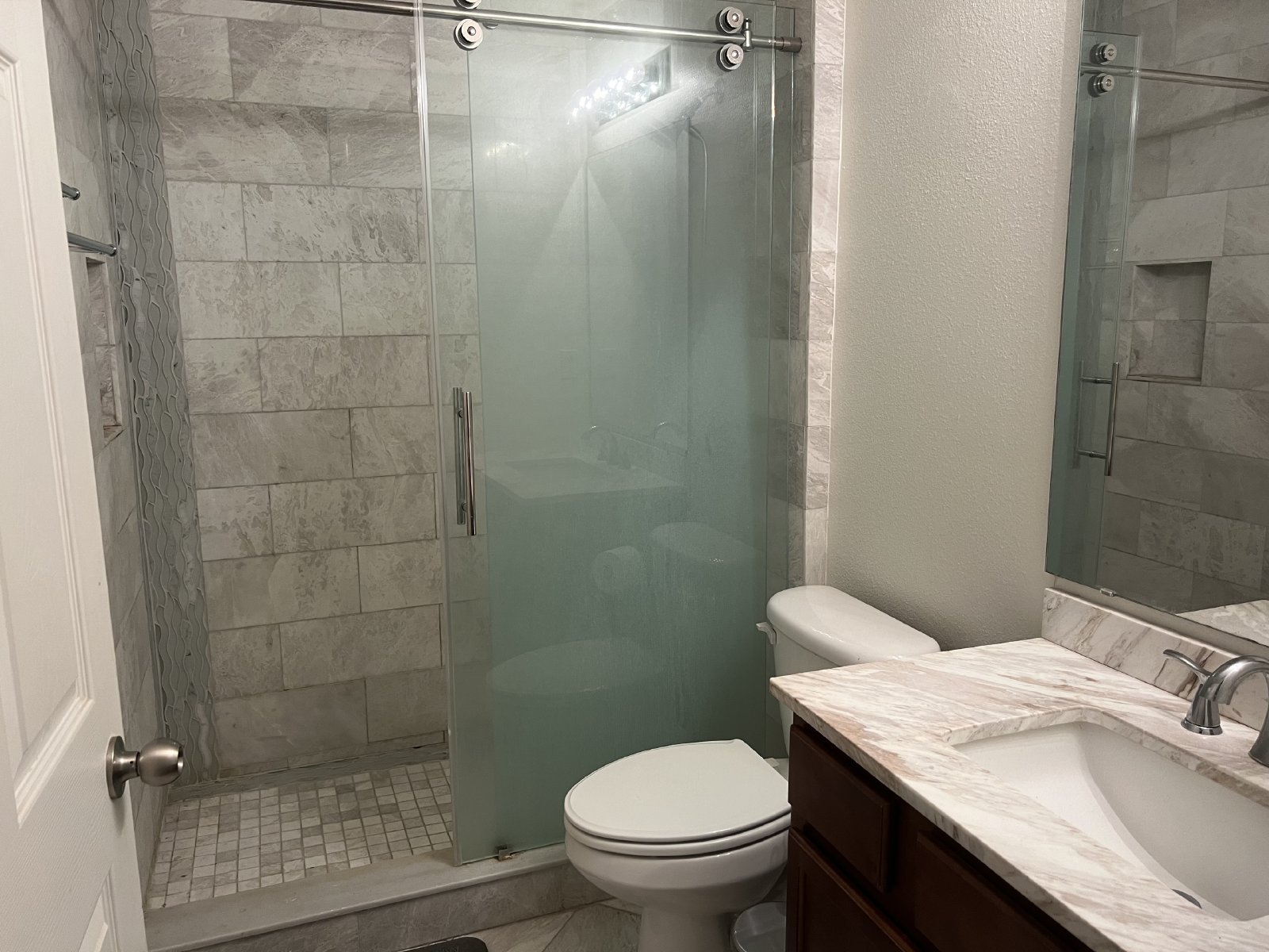 Great 3 bed 2 bath home in family friendly community property image