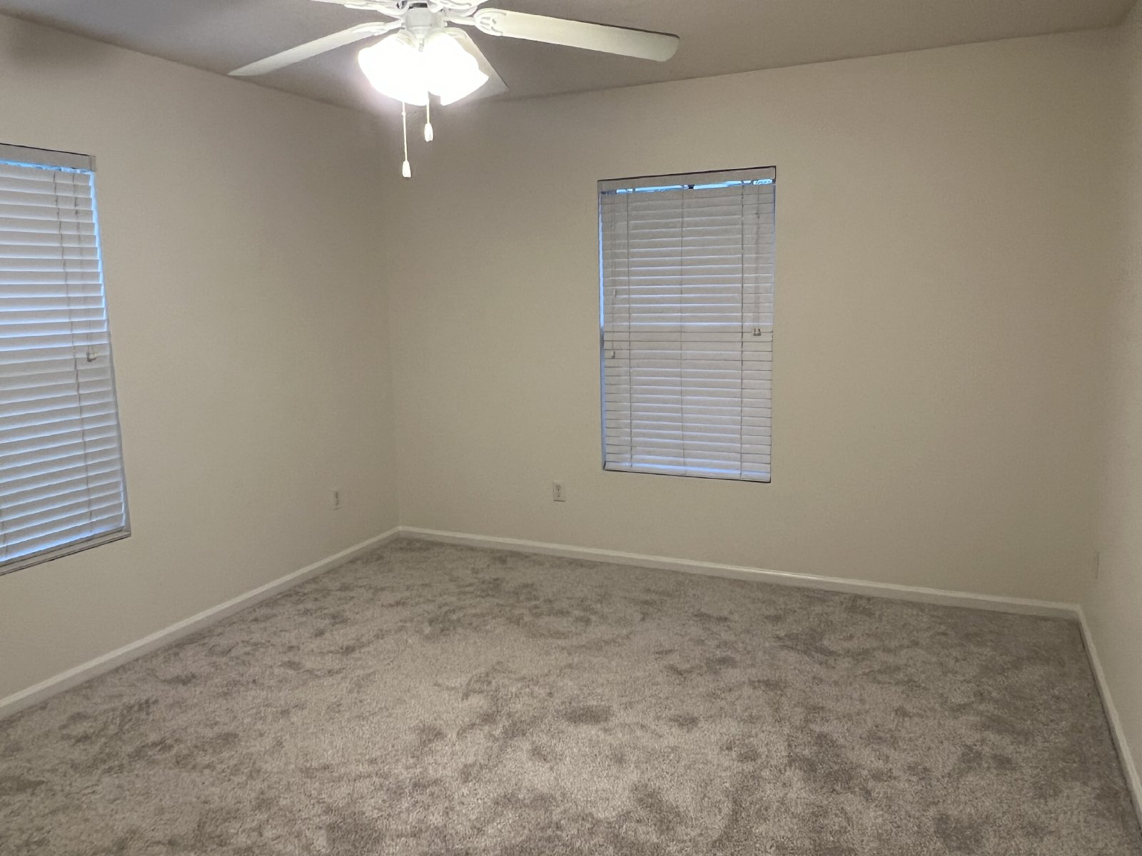 Great 3 bed 2 bath home in family friendly community property image