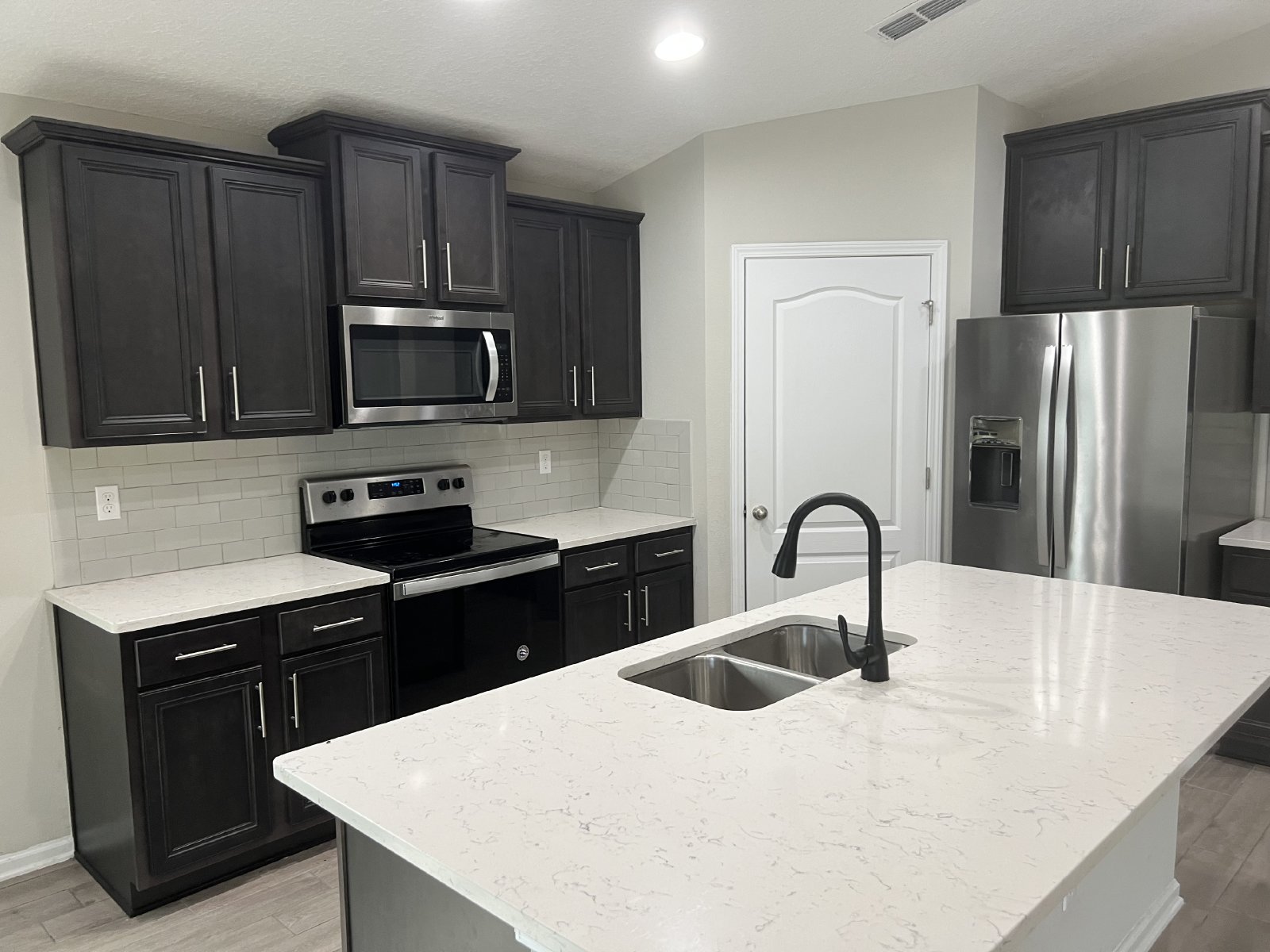Great newer 3 bed/ 2 bath home in gated community property image