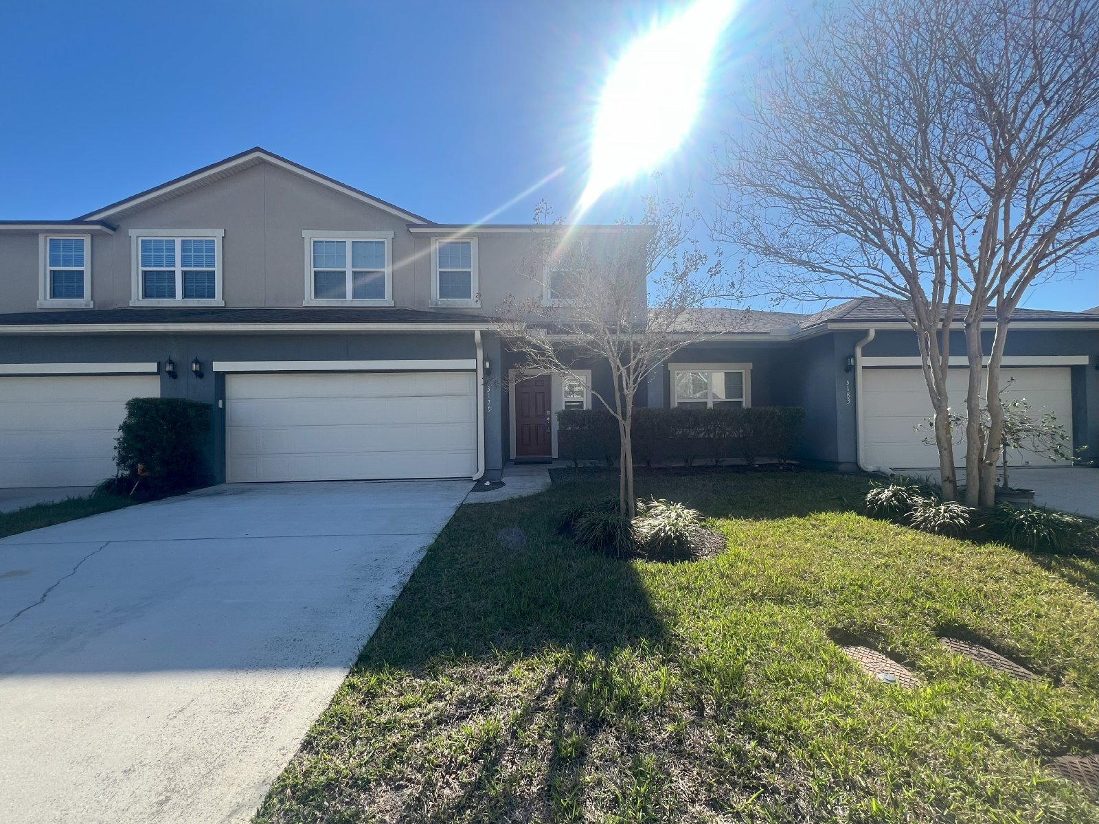 Come home to spacious living and friendly amenities in the heart of Oakleaf Plantation's gated community property image