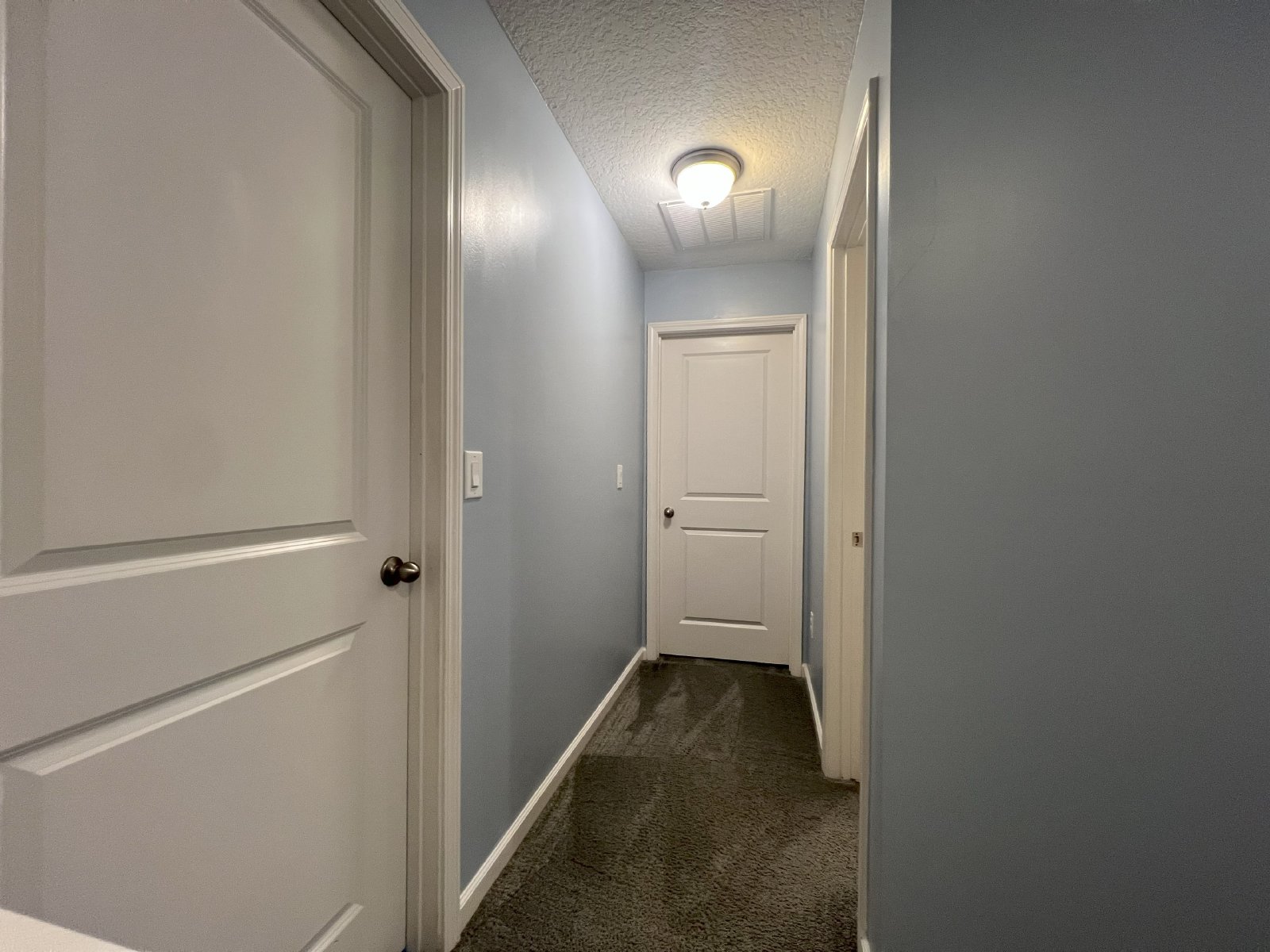 Come home to spacious living and friendly amenities in the heart of Oakleaf Plantation's gated community property image