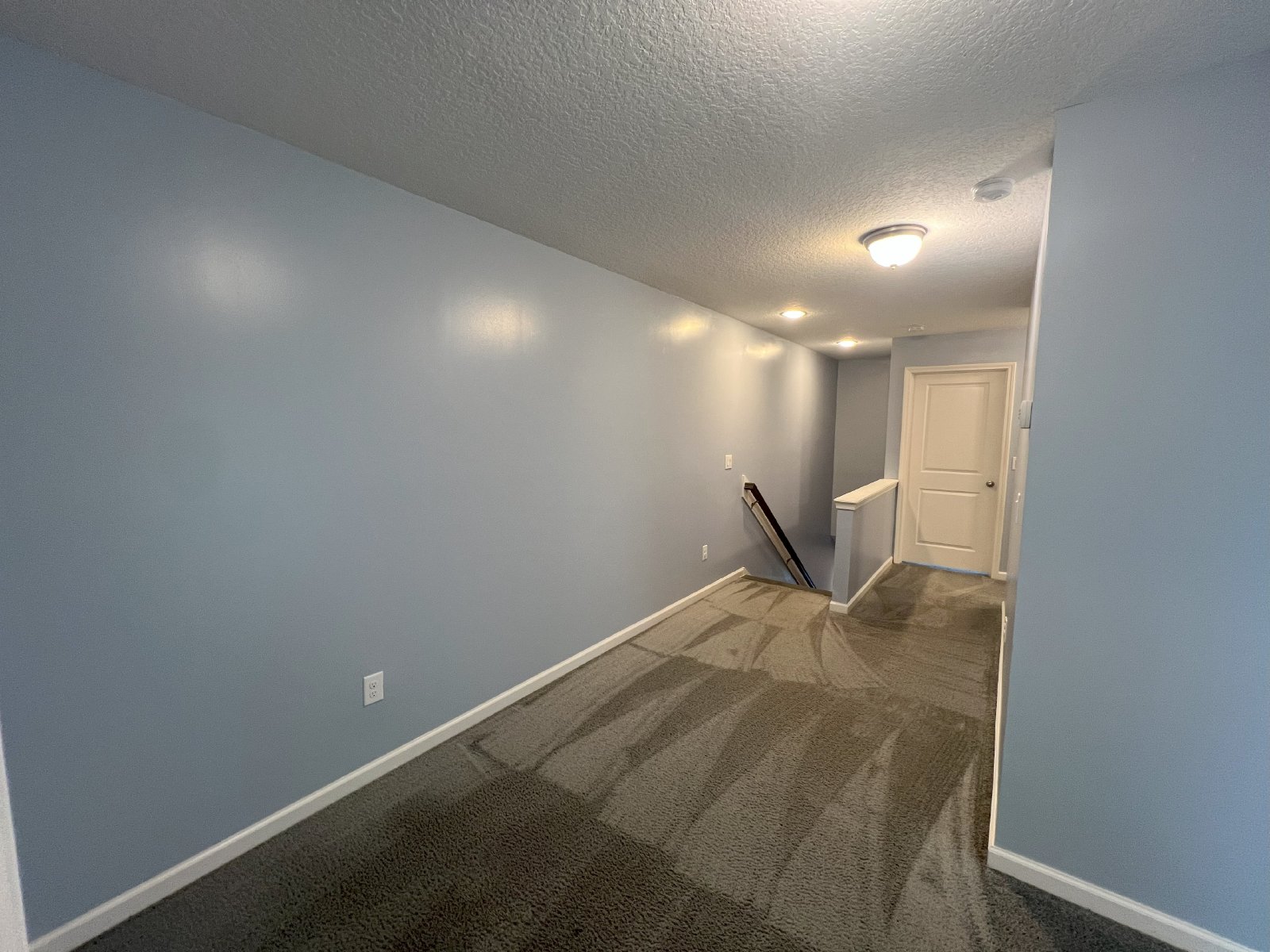 Come home to spacious living and friendly amenities in the heart of Oakleaf Plantation's gated community property image