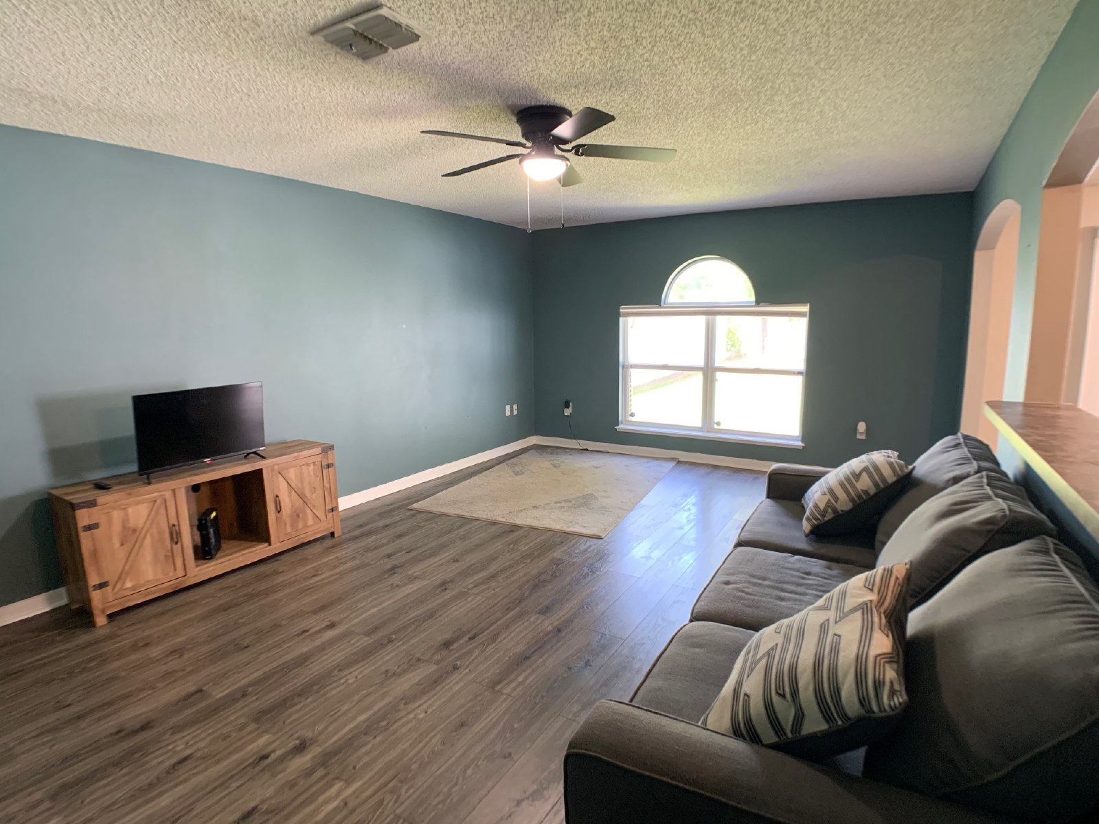 Spacious 4-Bedroom Rental in Prime Location Near Collins Rd & I-295! property image