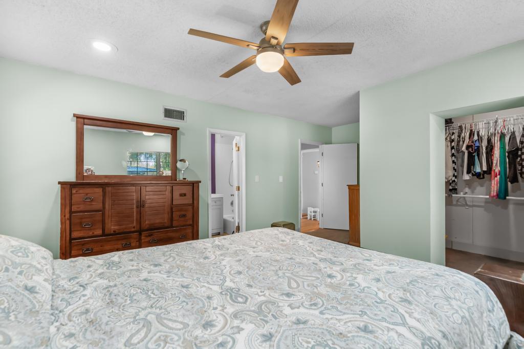 Spacious 3-Bedroom Home in a Prime Near Downtown Jacksonville Location! property image