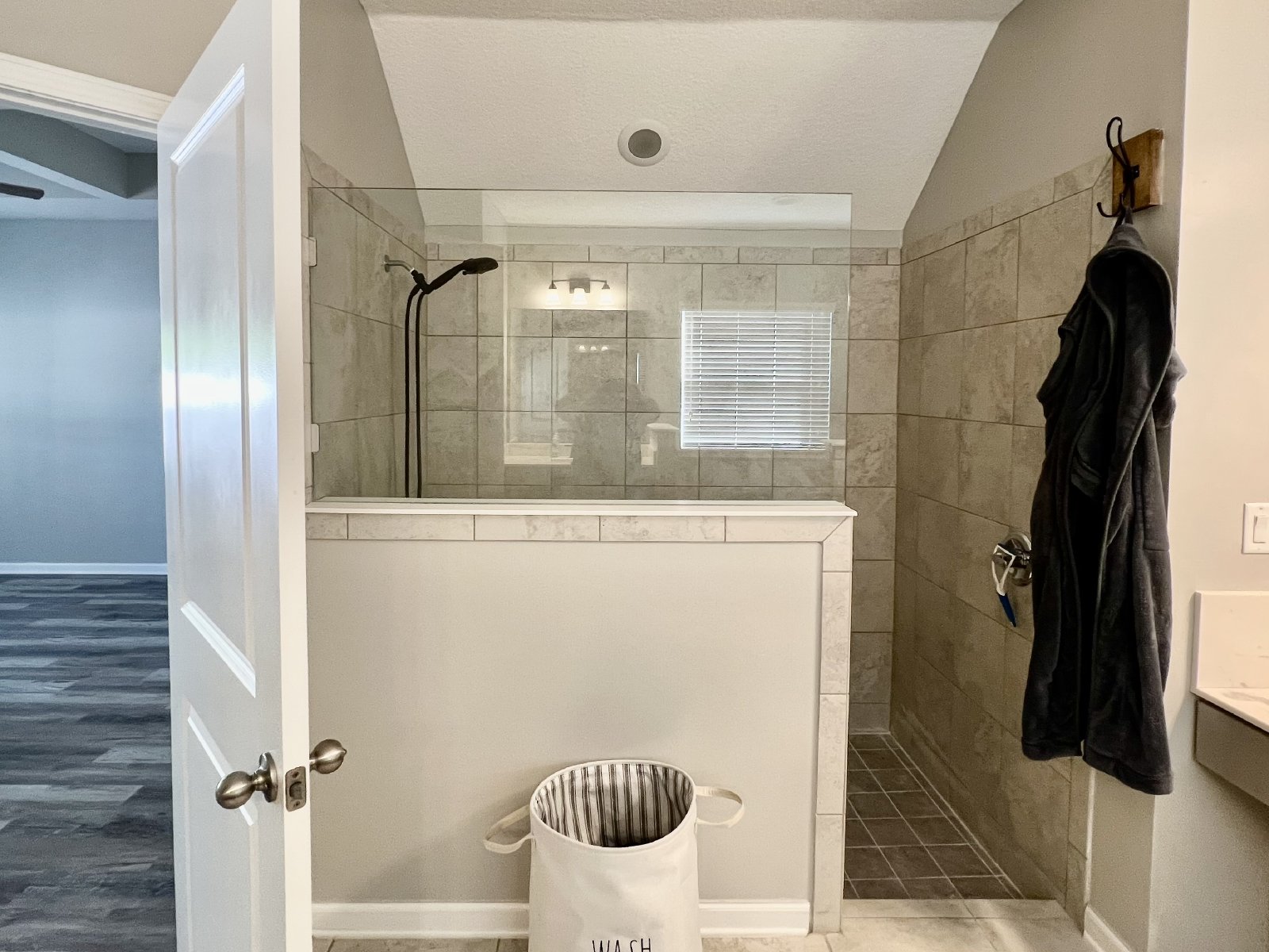 Luxury 4 bed/3 bath Pool Home for Rent – Space, Style & Location! property image