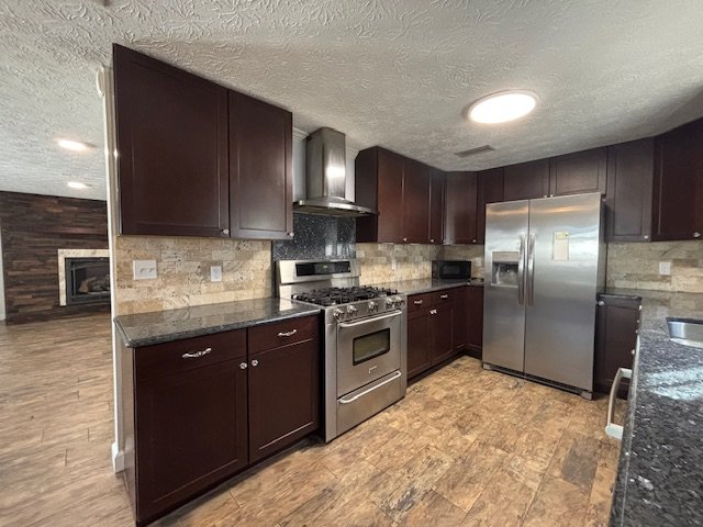 Unique 3-Bedroom Pool Home for Rent in Orange Park – RV Hookup & Exceptional Outdoor Living property image