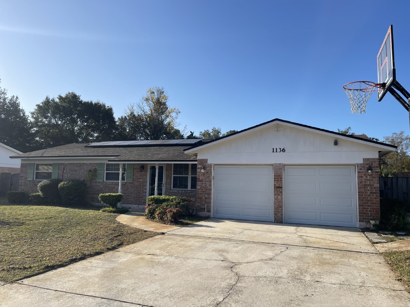 Charming 3-Bedroom Home for Rent in Orange Park with Fireplace & Solar Panels property image