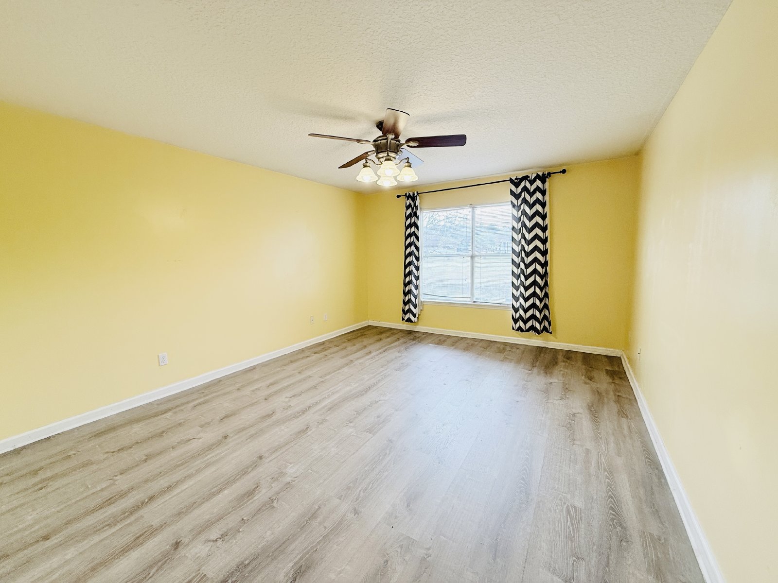 Spacious Home on Cul-De-Sac property image