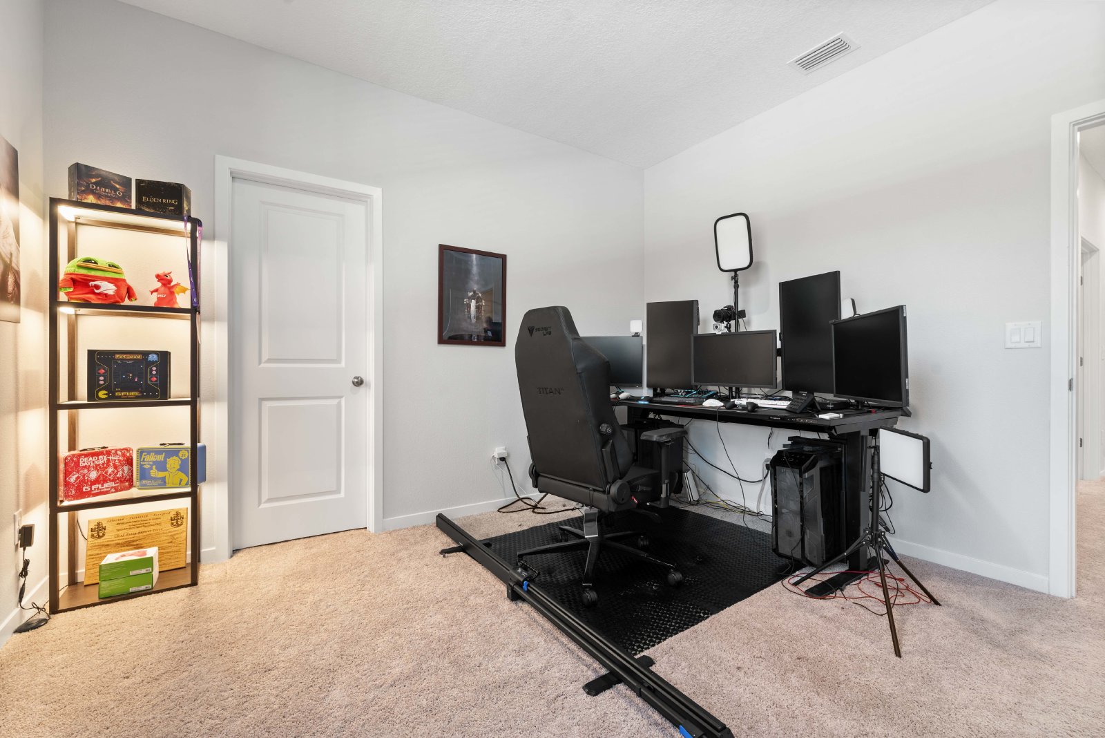 Stunning 2025 Build – Spacious 5BR Home with Open Floor Plan & Fenced Yard property image