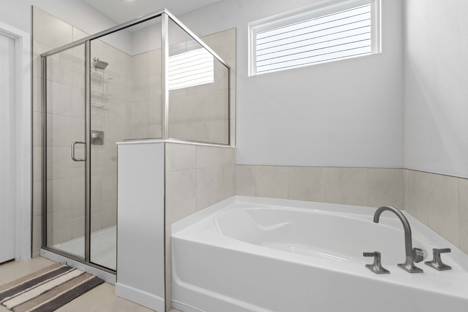 Stunning 2025 Build – Spacious 5BR Home with Open Floor Plan & Fenced Yard property image