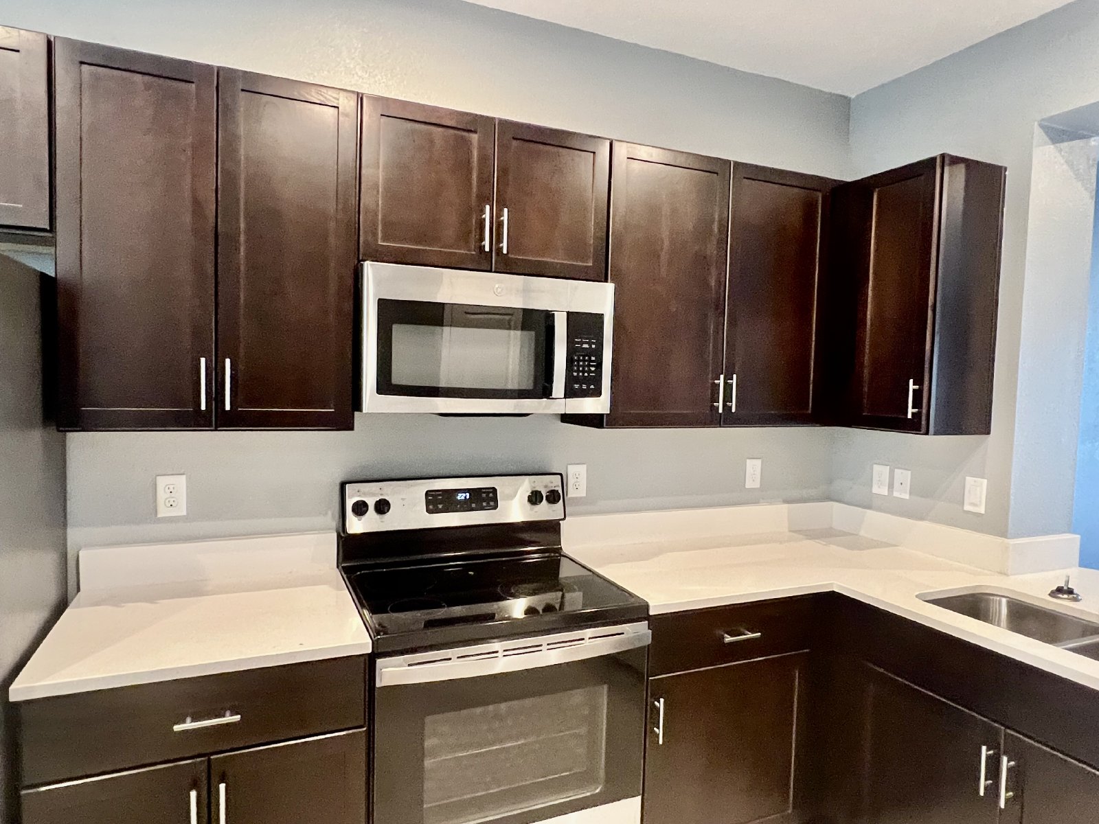 Newer 2 Bed | 2.5 Bath Condo – Perfect for Roommates! property image