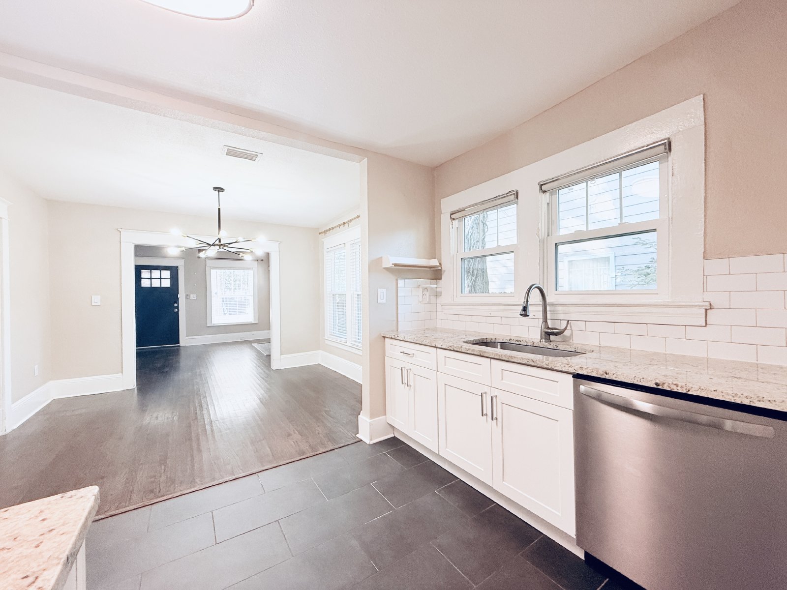 Super Cute & Renovated Home In Murray Hill property image