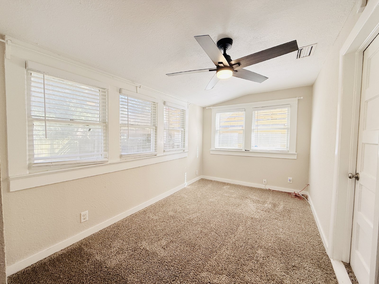 Super Cute & Renovated Home In Murray Hill property image