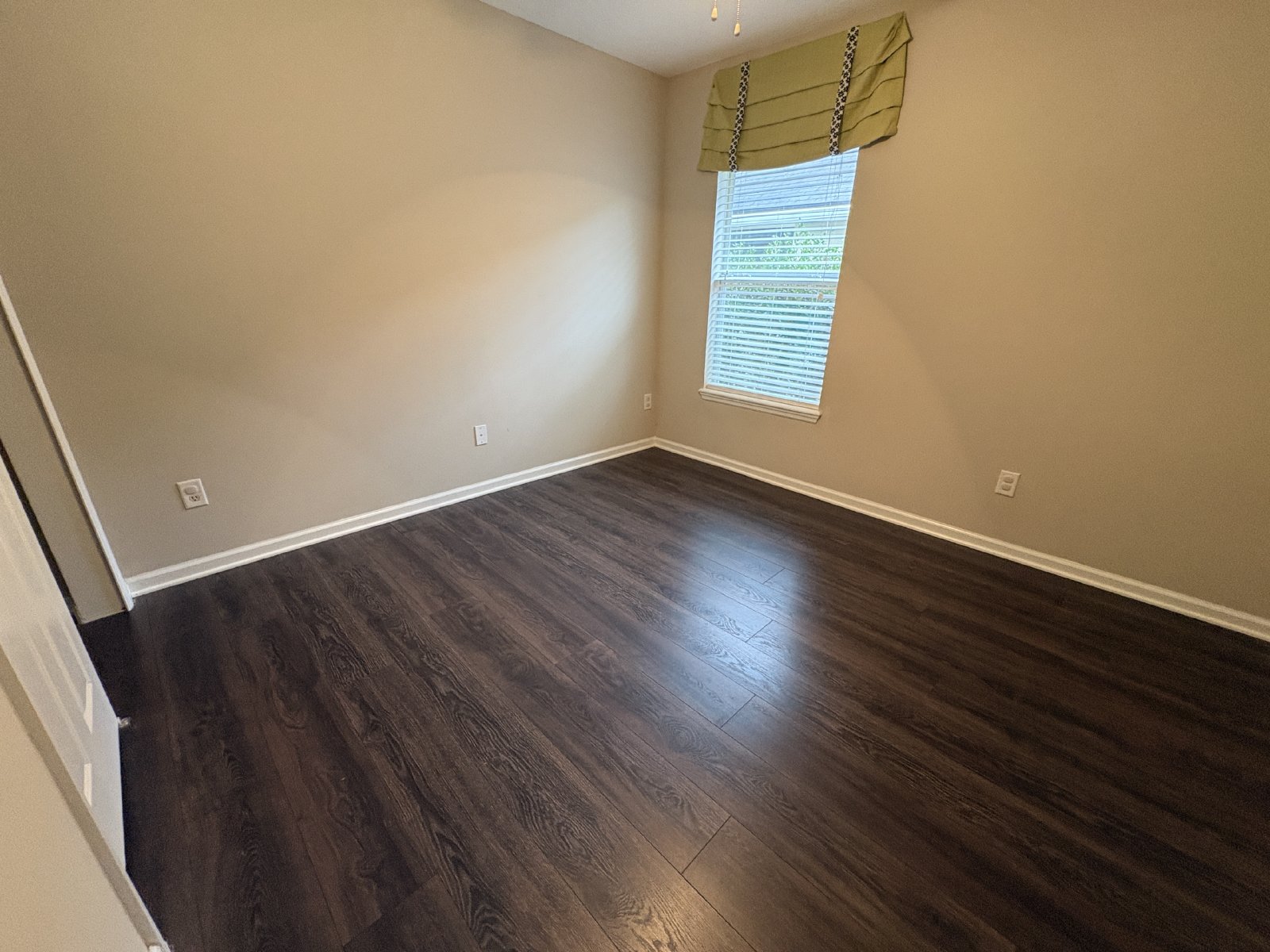 Spacious 3-Bedroom Rental with Screened Patio & Deck in Prime Location property image