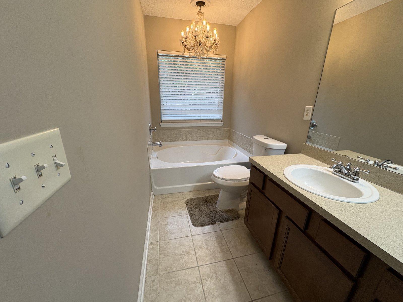 Spacious 3-Bedroom Rental with Screened Patio & Deck in Prime Location property image