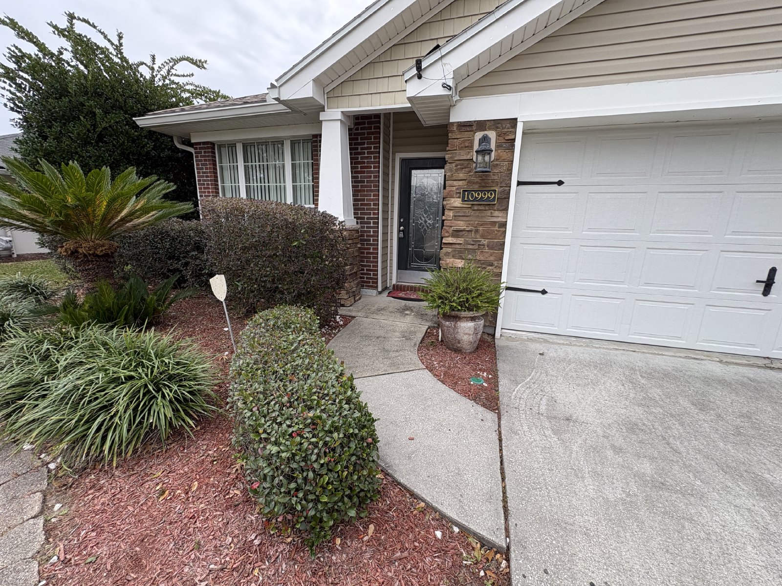 Spacious 3-Bedroom Rental with Screened Patio & Deck in Prime Location property image