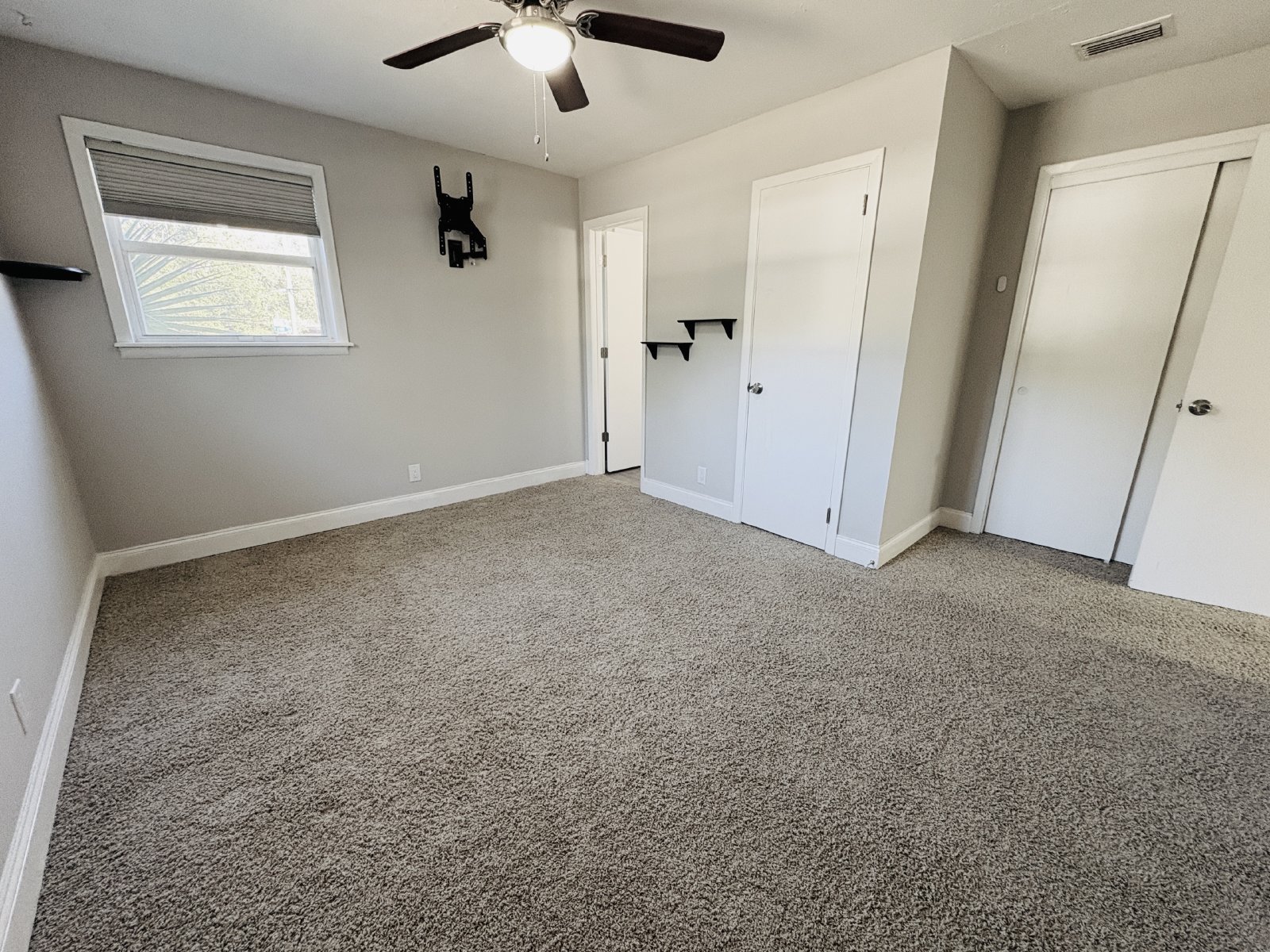 Bright & Updated Home with Spacious Yard and Modern Finishes property image