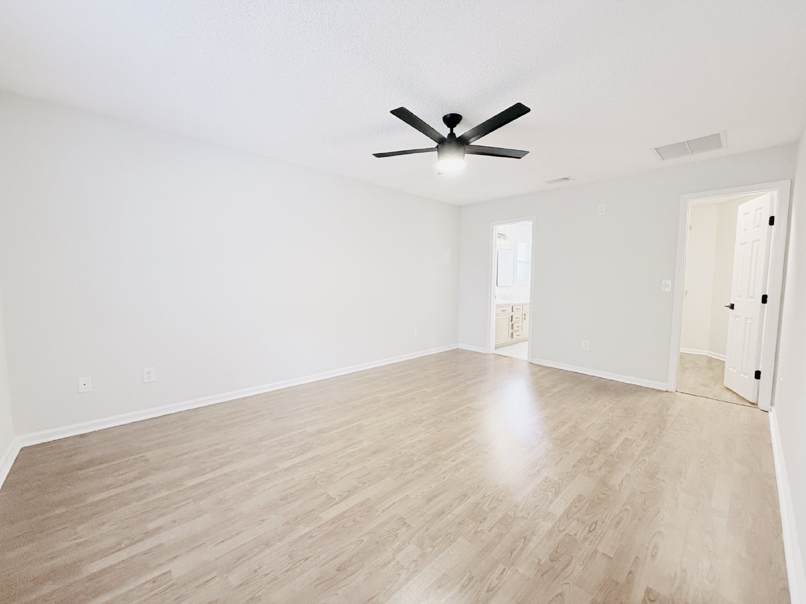 Updated Home with Open Layout, Modern Kitchen & Large Fenced Yard property image